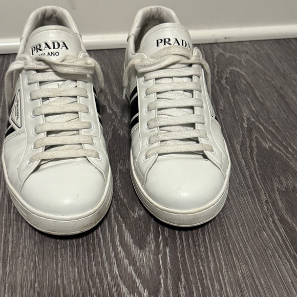 💎 Prada Milano White Leather Sneakers – Men’s Size - Picture 4 of 5